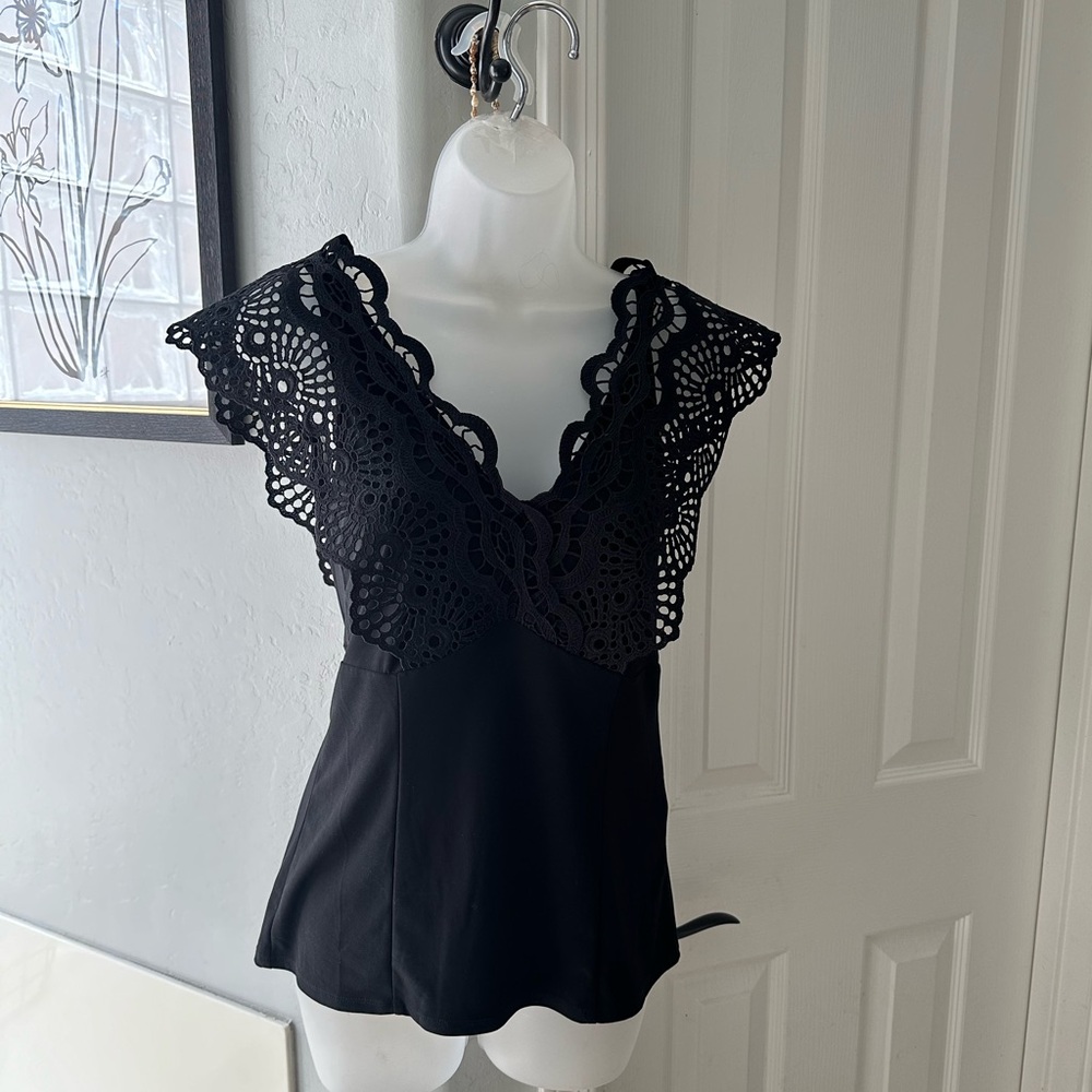 White House Black Market Sleeveless Lace Matte Jersey Top-Size XS